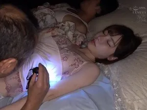 Bà xã không còn cảm giác với Người chồng từ khi địt nhau với anh quản lý da đen